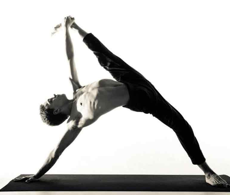  ROCKET YOGA