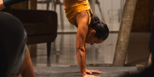JOYFULNESS - TALLER DE INVERTIDAS CON ANA PAU