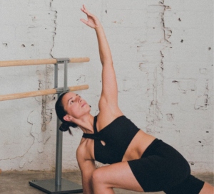 FORMACIÓN DE INSTRUCTOR/A DE BARRE CON ANNA PACHECO