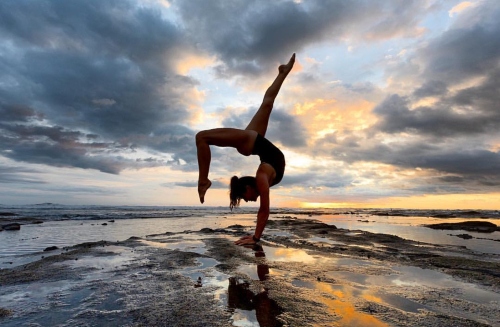 TALLER DE CONSCIENCIA DE LA RESPIRACIÓN Y LAS ASANAS